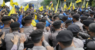 After hiking fuel price by 30%, Indonesia considering buying cheap Russian oil