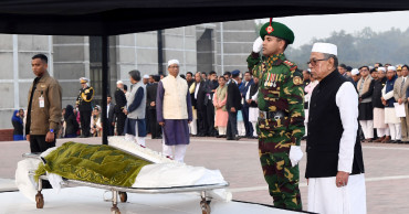 President attends Ismat Ara Sadique’s janaza