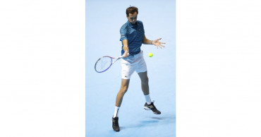 Defending champ Zverev beats error-prone Nadal at ATP Finals