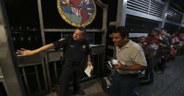 Migrants thrust by US officials into the arms of the cartels