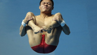 China wins men's 10-meter platform title