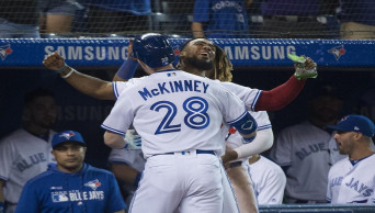 Blue Jays hit 3 solo HRs, blank slumping Rangers 3-0