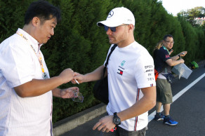 Ferrari driver Vettel grabs pole at Japanese GP