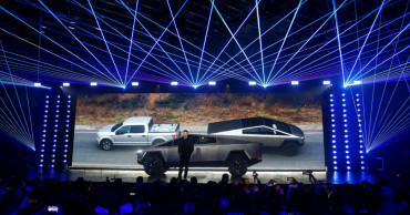 Musk touts 146,000 orders for Tesla's electric pickup truck