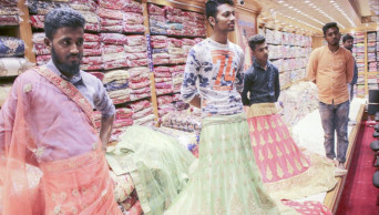 Shopping malls, online platforms abuzz as Eid consumption gathers steam