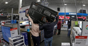 Shorter shopping season means a more intense scramble