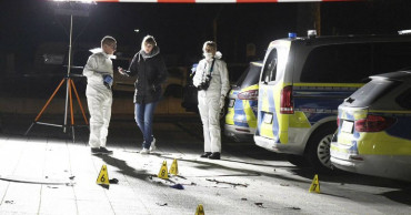 German police kill man who approached them with knife