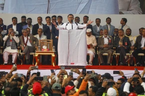 Tarique Rahman returns home amid rapturous reception