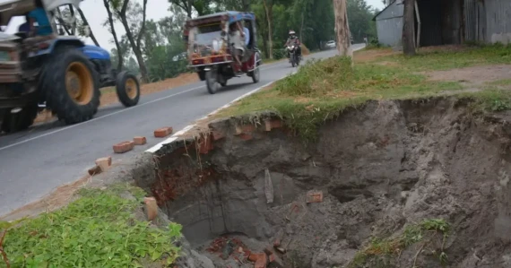 Damaged Teesta Bridge link road poses threat  to regional connectivity