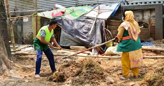 Two DNCC, DSCC officials suspended on PM's orders for negligence in removing sacrificial waste