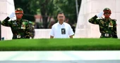 জিয়াউর রহমানের সমাধিতে প্রধানমন্ত্রীর শ্রদ্ধা