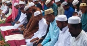 নিজ গ্রামে ঈদের নামাজ আদায় করলেন ‘কাটার মাস্টার’ মোস্তাফিজ