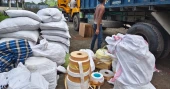 খুলনায় দুই ট্রাকে সিগারেট তৈরির মেশিন-উপকরণসহ ১,২৭৫ কেজি তামাক জব্দ