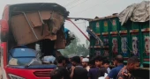 দিনাজপুরে ট্রাকের সঙ্গে বাসের সংঘর্ষ, নিহত ২ বাসযাত্রী