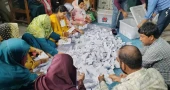 ঠাকুরগাঁওয়ে উপনির্বাচনের ভোট গণনা চলছে