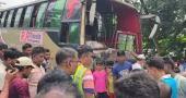 নাটোরে ভটভটির সঙ্গে বাসের সংঘর্ষে নিহত ৩