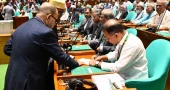 PM spends over an hour in Parliament during presidential vote