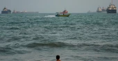 US strikes three Iranian oil tankers after missile attacks on Navy ships