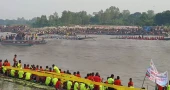 Traditional boat race draws thousands in Manikganj