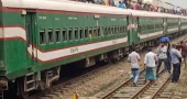 Rail services disrupted as battery-run rickshaw drivers block Jurain level crossing