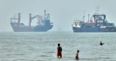Cargo ship reports being hit in Strait of Hormuz as US, Iran differ over talks