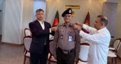 PM adorns new IGP with rank badge