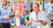 US Ambassador visits Rajshahi to taste famous mangoes