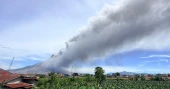 Mount Sinabung eruption prompts Indonesia to raise alert level