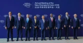 PM attends WEF plenary session in Dalian