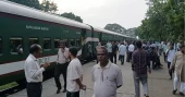 Train driver disappears during stop in Jhenaidah, returns after over an hour