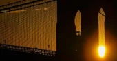 Police fatally shoot armed man on Brooklyn Bridge after he refuses to drop knife