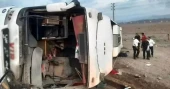 8 killed, 15 injured as bus overturns in southern Iran
