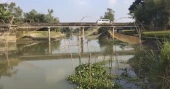 Crippling bridge forces 30,000 Lalmonirhat residents to risk their lives daily