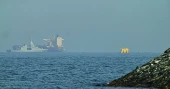 US warns shipping firms of sanctions over Iran toll payments in Hormuz