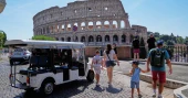 Rome moves to rein in booming golf cart tours