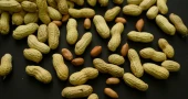 Early peanut introduction helps 60,000 children avoid allergies, study finds