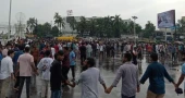 Over 50 injured as clashes erupt between students and police during students rally in Khulna