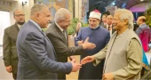 Chief Adviser Yunus welcomed on Al-Azhar University campus