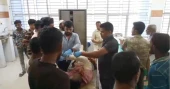 CNG driver killed, 5 injured in Bhola road crash