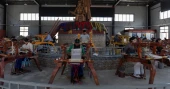 Tibetan cooperative keeps centuries-old weaving tradition alive