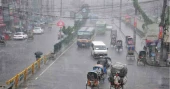 Commuters suffer as rain causes waterlogging in Dhaka