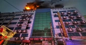 Rooftop warehouse of shopping complex catches fire at Gulistan  