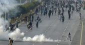 6 killed in Pakistan as Imran Khan supporters breach lockdown
