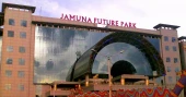 Gold and mobile shops looted at Jamuna Future Park