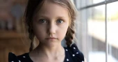 Children’s reactions to smiles and frowns may signal future depression risk, study finds
