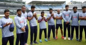 Bangladesh cricketers observe one-minute silence for victims of crackdowns, violence