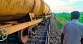 Five oil tanker coaches derail in Chapainawabganj