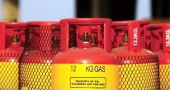 LPG cylinders sell Tk 300-500 above govt fixed price amid acute shortage