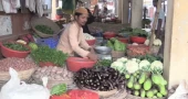 Vegetable, fruit prices surge in Lalmonirhat during Ramadan