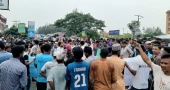 Students block Dhaka-Barishal Highway, demand quota system cancellation